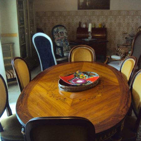 Готель Maison Les Bleuets Le Perreon Екстер'єр фото